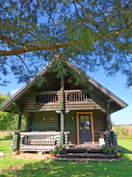 The photo shows the Tirtsu puhkemaja located in the city of Naha.