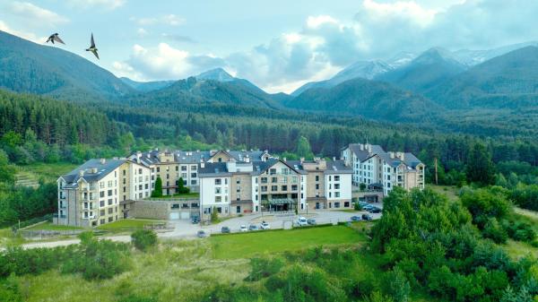 A la foto es mostra l'objecte Saint George Palace Aparthotel situat a la ciutat de Bansko.