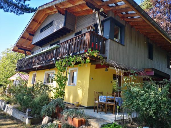 På billedet ses objektet Studio de plain-pied dans un chalet beliggende i byen Cordéac.