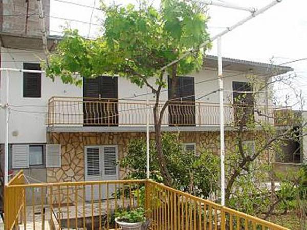 A la foto es mostra l'objecte Apartment Marin situat a la ciutat de Tisno.
