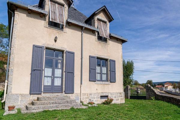 Na fotografii je vidět objekt La maison d'aurelles nacházející se ve městě Chaulhac.