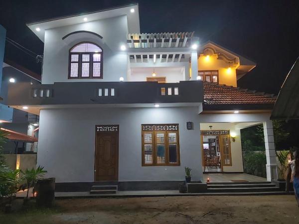 A la foto es mostra l'objecte Avanthika Holiday INN situat a la ciutat de Jaffna.