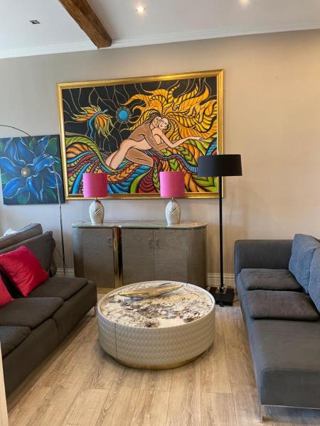 A la foto es mostra l'objecte Moderne Suite Bad Camberg situat a la ciutat de Beuerbach.