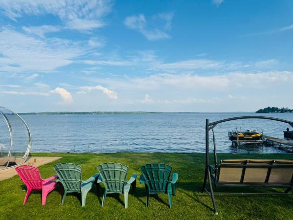 Lakeside Home-Tranquil Retreat by the Water, Innisfil