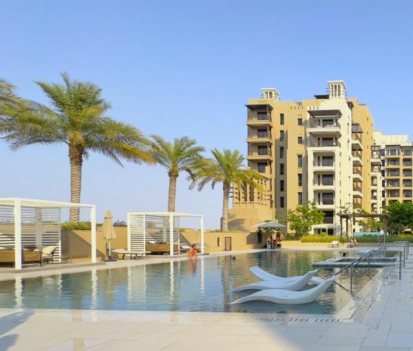 A la foto es mostra l'objecte Ultra Luxury Flat with Amazing Pool Near to Burj situat a la ciutat de Dubai.