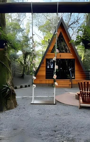 A la foto es mostra l'objecte Rosa Cabana dos Alpes situat a la ciutat de Canela.