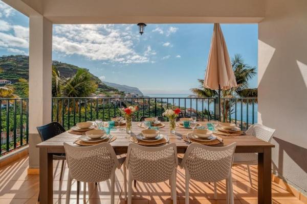På billedet ses objektet Melro's Place by Stay Madeira beliggende i byen Ponta do Sol.