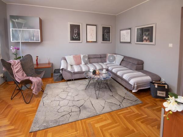Apartment Point - Two Bedroom Apartment With Balcony - Peroj