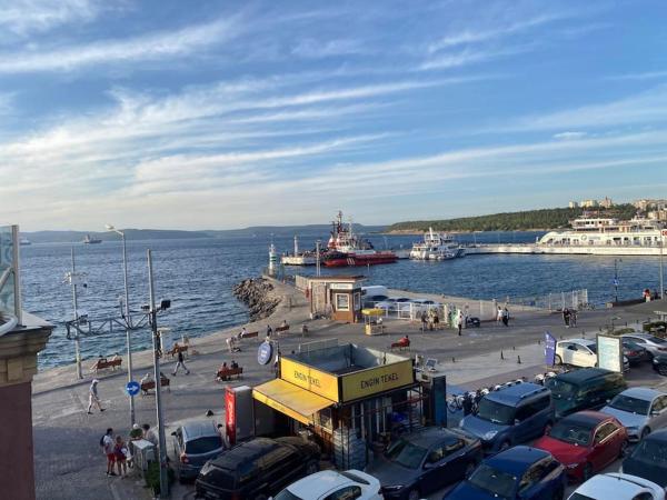 La photo montre l'objet Çanakkale Kordonda Boğaz Manzaralı Daire situé dans la ville de Kilidülbahir.