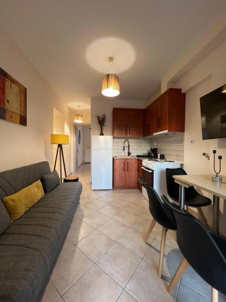 På billedet ses objektet Demi ΔΣ, B2 beliggende i byen Agrinio.