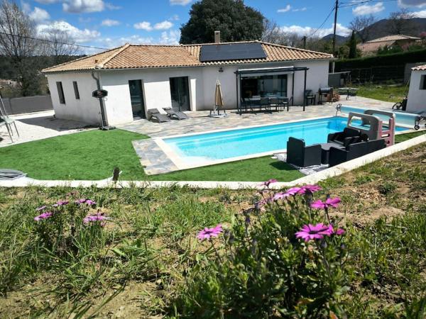 På billedet ses objektet La maison de la colline beliggende i byen Gardanne.