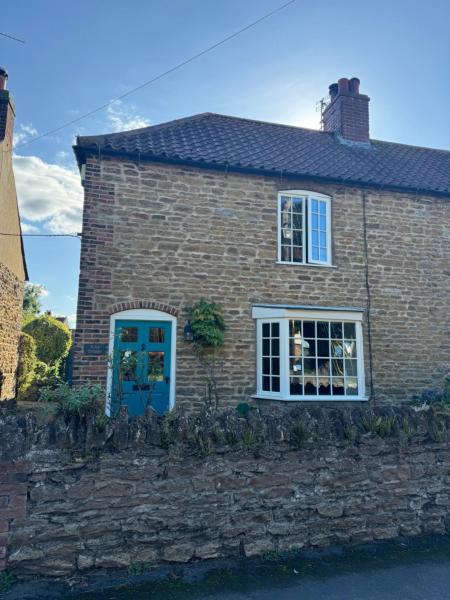 A la foto es mostra l'objecte Bonnie Cottage Alkborough situat a la ciutat de Winteringham.