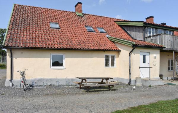 Na zdjęciu widoczny jest obiekt Gorgeous Home In Tomelilla With Wifi położony w mieście Bollerup.