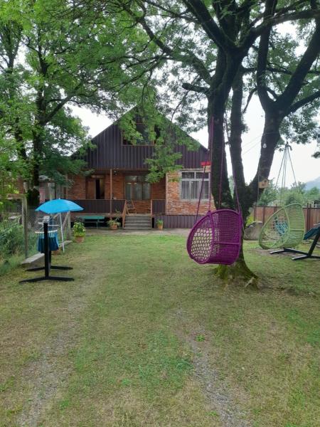 Na zdjęciu widoczny jest obiekt Myudro agaraki położony w mieście Varts'ikhe.