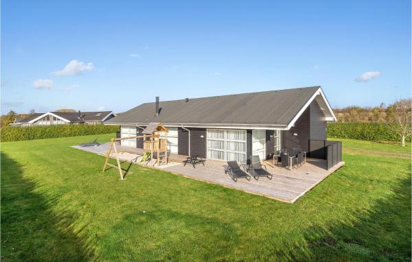På billedet ses objektet Four-Bedroom Holiday Home In Sydals beliggende i byen Skovbyballe.