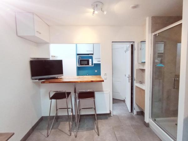 A la foto es mostra l'objecte Studio refait à neuf situat a la ciutat de Amiens.