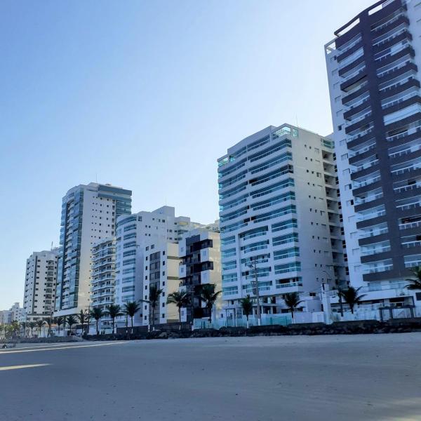 A la foto es mostra l'objecte AP Padrão Pé na Areia Centro TOP TODO COM AR CONDICIONADO situat a la ciutat de Mongaguá.