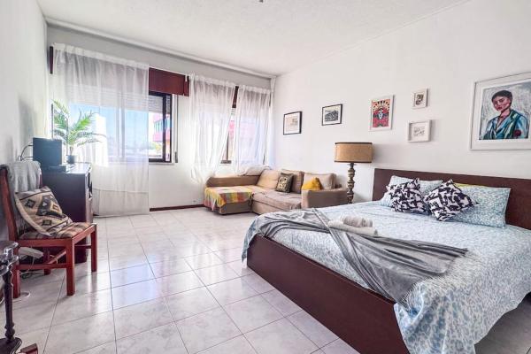 A la foto es mostra l'objecte Big Private Chill Room situat a la ciutat de Rebelva.