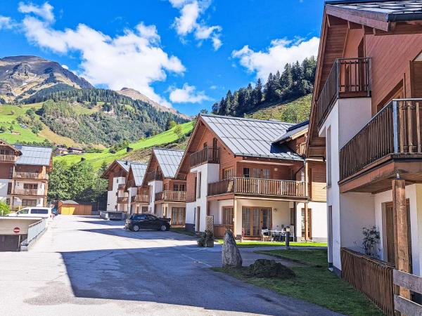La photo montre l'objet Apartment Schönblick Mountain Resort & Spa-2 by Interhome situé dans la ville de Rauris.