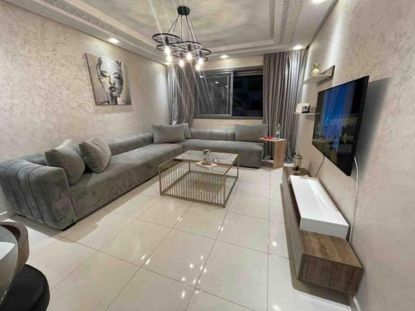 A la foto es mostra l'objecte Sanae home situat a la ciutat de Kenitra.