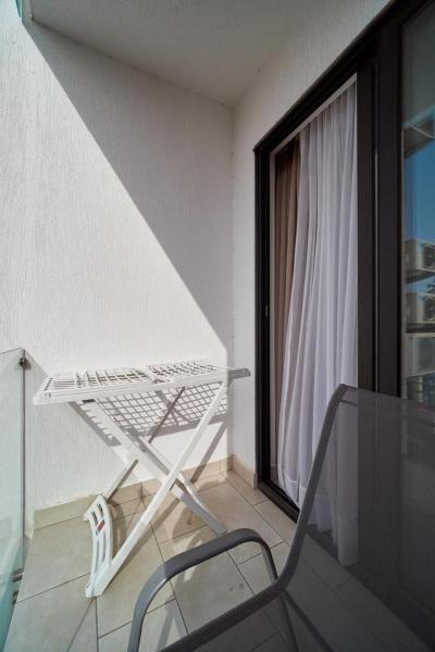 A la foto es mostra l'objecte Cozy Comfort Lodge situat a la ciutat de Accra.