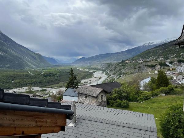 Na zdjęciu widoczny jest obiekt Stay in the Heart of Wallis położony w mieście Susten.