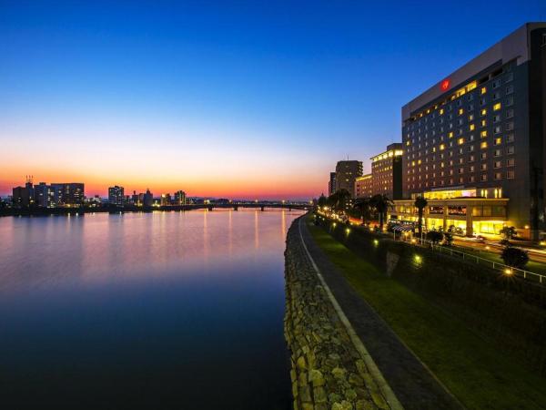 Na zdjęciu widoczny jest obiekt Miyazaki Kanko Hotel położony w mieście Miyazaki.