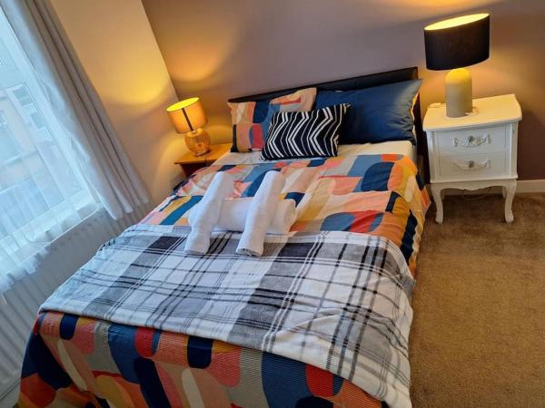 På billedet ses objektet Fantastic 3-bed with free parking & Wi-Fi Located in Chatham Kent beliggende i byen Chatham.