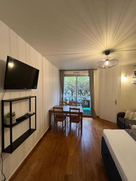 Nella foto è visibile l'oggetto Porte de Paris Studio standing situato nella città di Vanves.