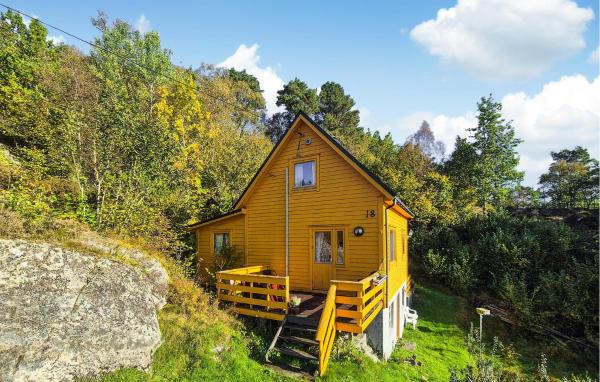 The photo shows the 3 Bedroom Amazing Home In Reksteren located in the city of Klinkholmen.
