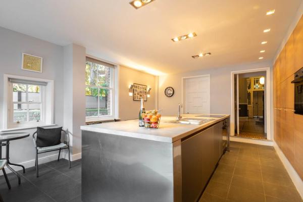 Φωτογραφία 8: Host & Stay - Chatsworth Townhouse I