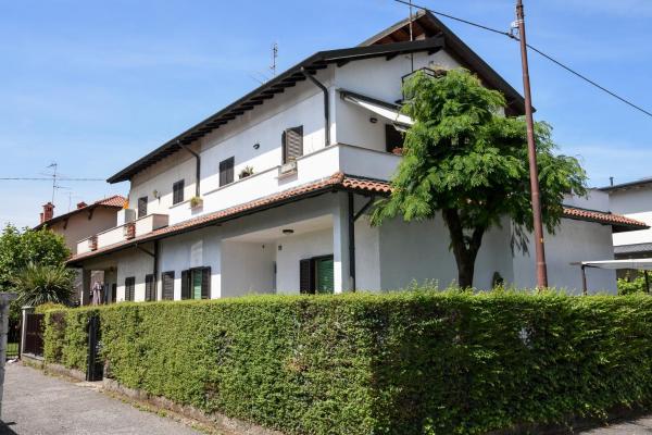 Casa Dori x 6 persone 3 camere, 2 bagni, cucina, a Bergamo pochi minuti dall' aeroporto di Bergamo "Caravaggio", Bérgamo
