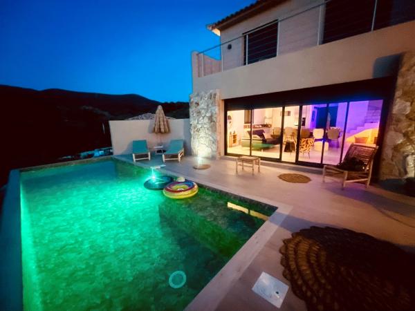 A la foto es mostra l'objecte Villa Casa Maredda bord de mer avec piscine situat a la ciutat de Palasca.