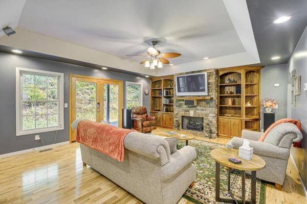 På billedet ses objektet Breaks Home 3 Mi to ATV Trails! beliggende i byen Breaks.