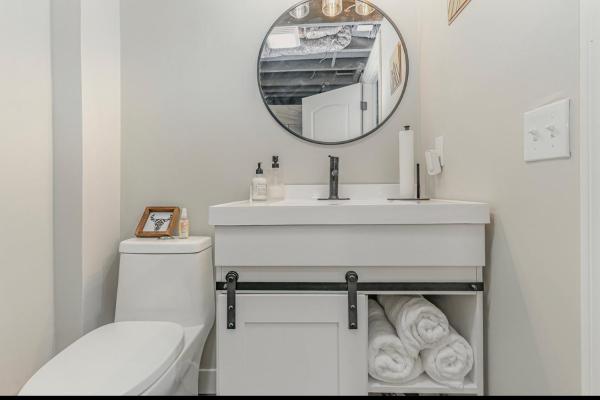 A la foto es mostra l'objecte Clare Avenue Guest Suites, Suite 103 situat a la ciutat de Harrison.