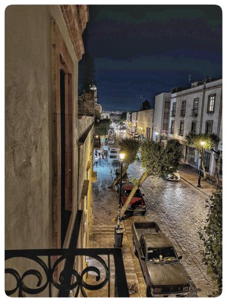 På billedet ses objektet Casa Tahíí beliggende i byen Querétaro.