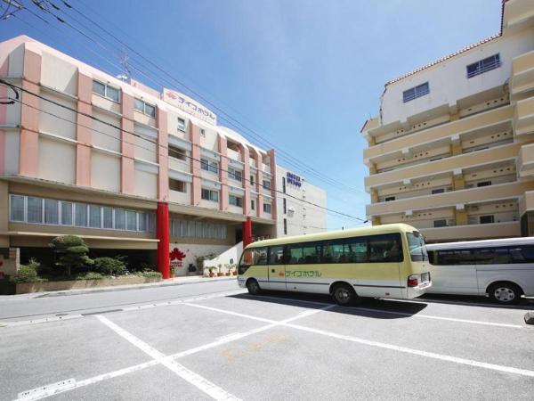 The photo shows the Deigo Hotel located in the city of Kamara.