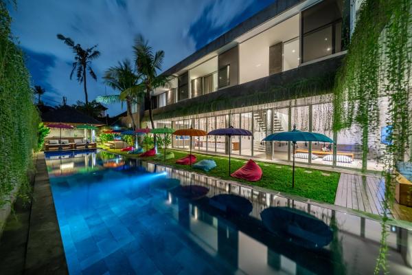 Villa Simpatico Spacious 6 Br Villa Retreat In Central Seminyak - Seminyak