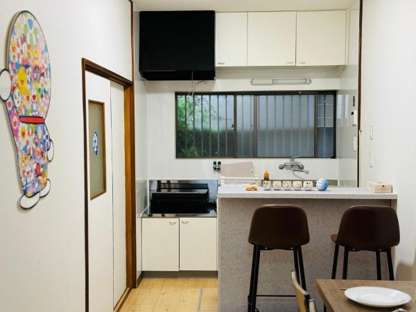 Doraemon Imazen Cute Character Style Japanese Entire House for 6 with 4 Beds Near Public Transport 2 min Walk Direct to Namba Family Friendlyの写真7