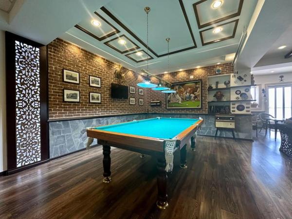 The photo shows the Villa with Pool, Sauna and Billiard located in the city of Goradil.