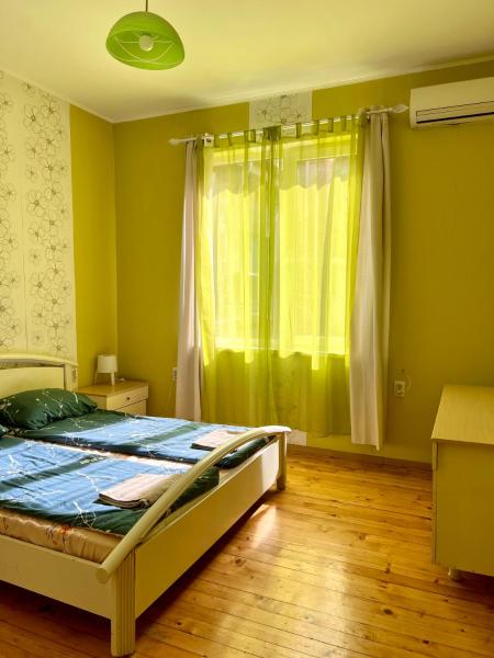 На фото показан объект Serdika station, bright and cozy apartment, расположенный в городе София.