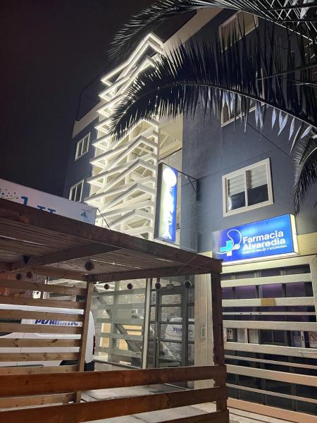 A la foto es mostra l'objecte AH Hotel situat a la ciutat de Antofagasta.
