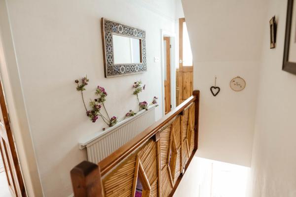 A la foto es mostra l'objecte Quirky comfort cottage situat a la ciutat de Haslingden.