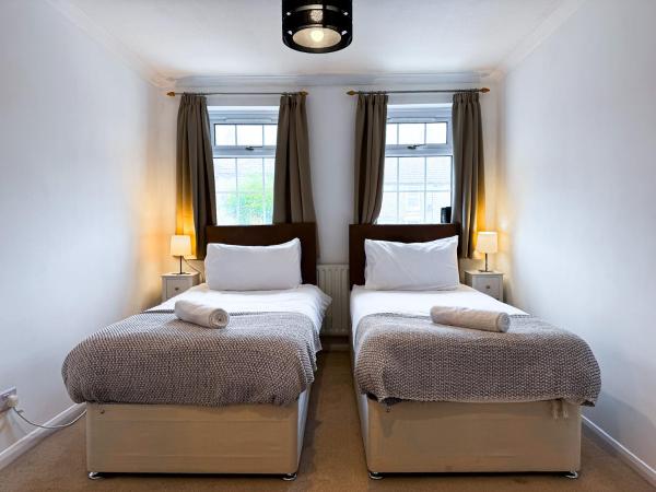 Foto 4: Central, Close To Station & Hospital Sleeps 5, Book Now