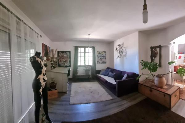 A la foto es mostra l'objecte le studio 148 situat a la ciutat de Faucon.