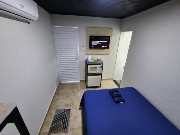 Na fotografii je vidět objekt Quarto mobiliado nacházející se ve městě Lins.