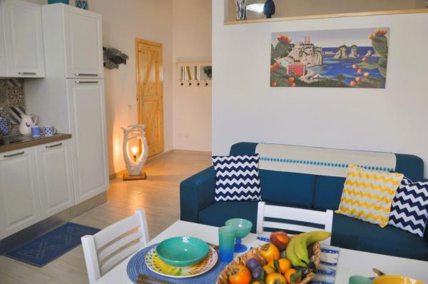 A la foto es mostra l'objecte Casa Teresa situat a la ciutat de Portoscuso.
