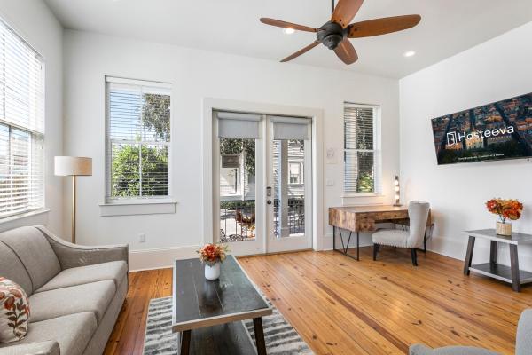 Fabulous Cottages With City Views - Gretna, LA