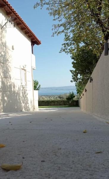 På bilden syns objektet Villa Gaia Greece som ligger i staden Magoúla.
