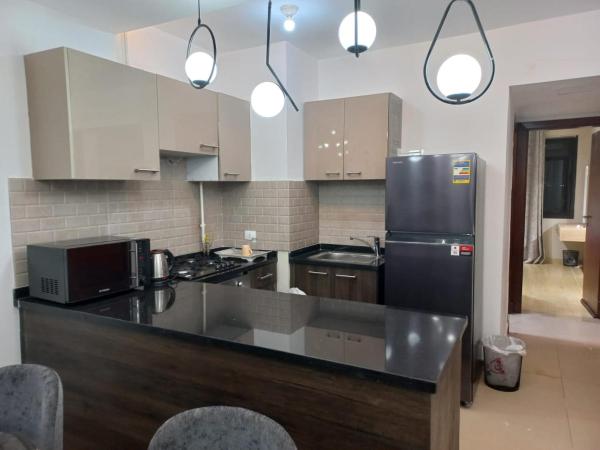Bilde 9: Swing at Cecile 2 bedroom, Azha, by Little Hut Vacations